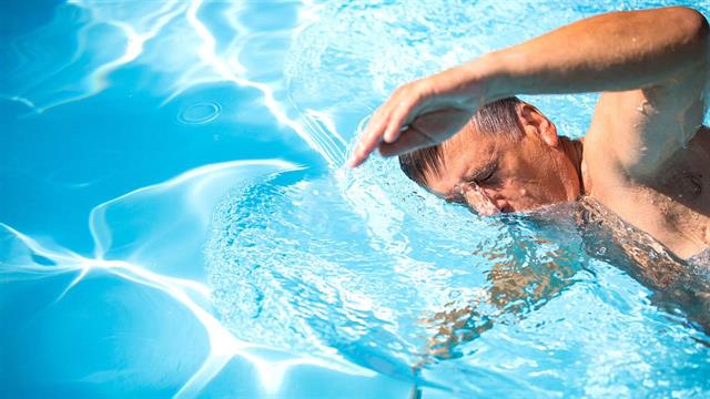 Γιατί να προτιμήσετε την κολύμβηση