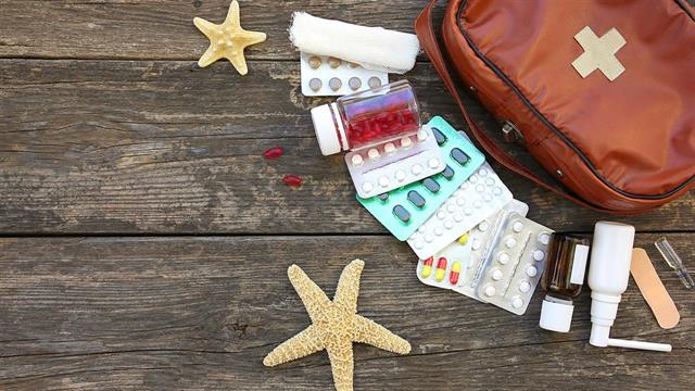 Φαρμακείο διακοπών: τι πρέπει να έχουμε μαζί μας;