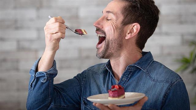 Τα πολλά κορεσμένα λιπαρά αυξάνουν τον κίνδυνο καρκίνου της ουροδόχου κύστης στους άντρες