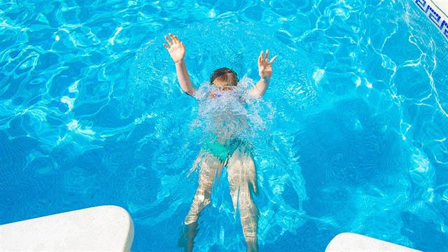 To 60% των Ελλήνων δεν ξέρει κολύμπι