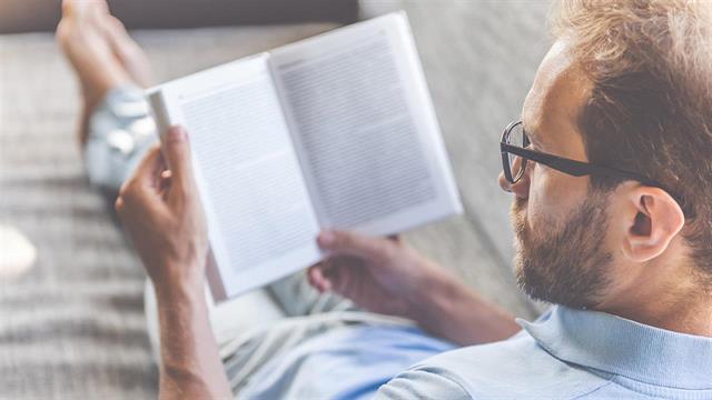 Επισκέψεις, περπάτημα ή διάβασμα συμβάλλουν στην πρόληψη της άνοιας