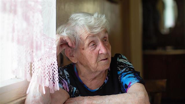 Συμβουλές για τη στήριξη των ηλικιωμένων που μένουν μόνοι τους τον Αύγουστο στην πόλη