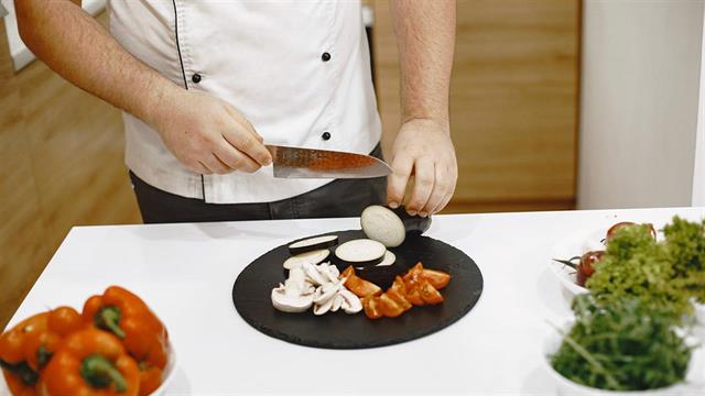 Τα ψυχολογικά οφέλη του να μαγειρεύουμε