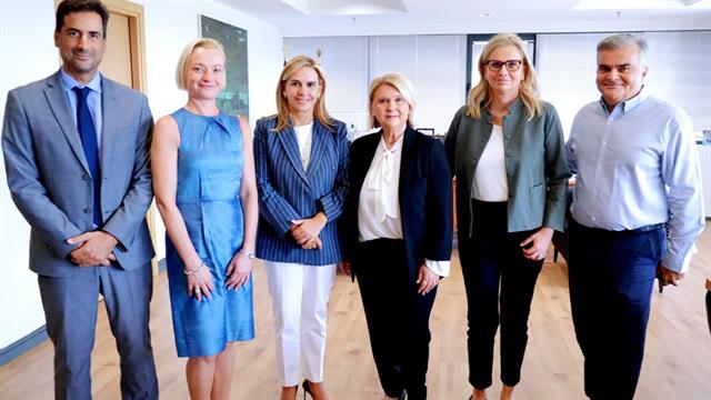 Υπογραφή μνημονίου για την προστασία ασυνόδευτων ανήλικων προσφύγων