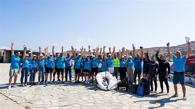 Παράκτιος και υποβρύχιος εθελοντικός καθαρισμός στο νησί της Δήλου από τους Ομίλους Εταιρειών ΟΦΕΤ & V GROUP