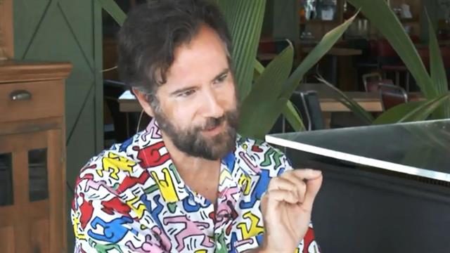 Κωστής Μαραβέγιας: Η λεύκη είναι χαρακτηριστικό που έχω ως άνθρωπος