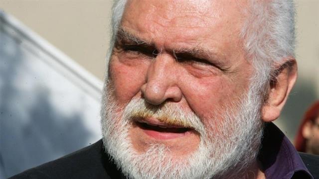 Η Ιατρική Σχολή Αθηνών για τη δωρεά του σώματος του Κώστα Καζάκου