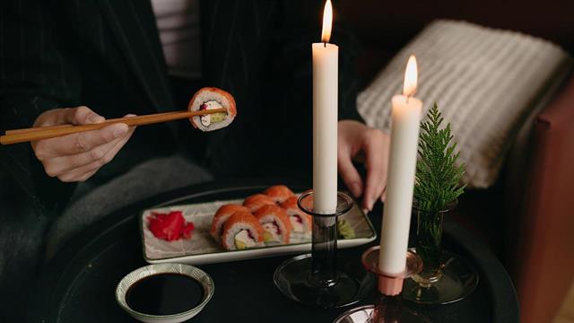 Εστιατόρια στο Βέλγιο: Δείπνο με κεριά και ωμό φαγητό, χωρίς ενέργεια