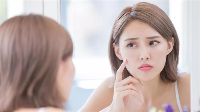 Πώς θα ‘’σβήσετε’’ τα σημάδια του καλοκαιριού στο δέρμα σας