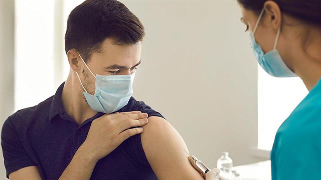 Ο υποχρεωτικός εμβολιασμός των εργαζομένων στις δομές υγείας υπό το φως της ΟλΣτε 1884/2022