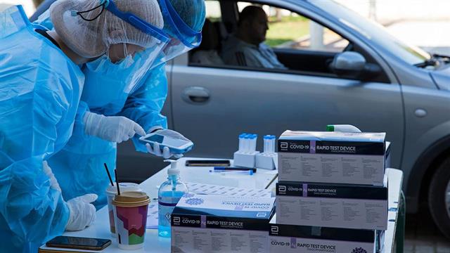 Οι διαφορές στα συμπτώματα της CoViD με τις μεταλλάξεις Δέλτα και Όμικρον [μελέτη]