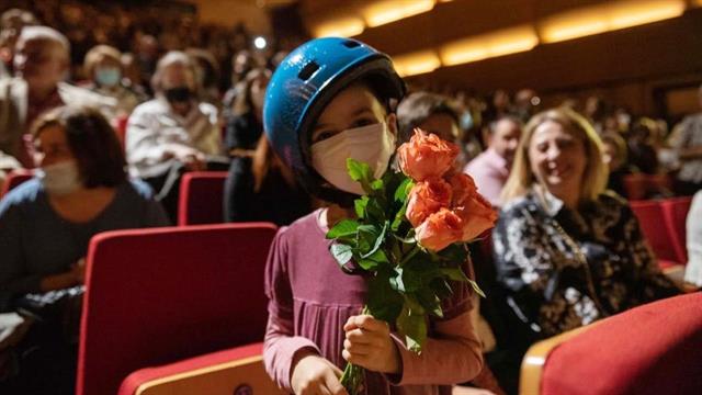 Φλόγα: 40 χρόνια, αγάπη και στήριξη