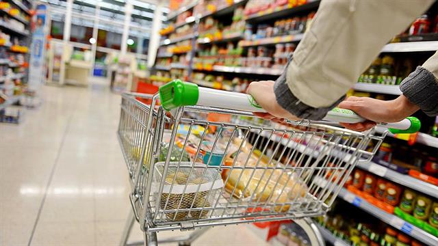 Εκατομμύρια Βρετανοί παραλείπουν γεύματα- Εκτίναξη του πληθωρισμού