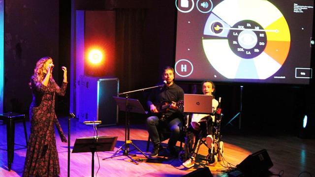 Μικροί μουσικοί με σπαστική τετραπληγία