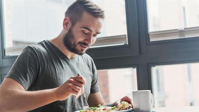 Ποιες ώρες πρέπει να τρώμε, για να χάσουμε βάρος [μελέτες]