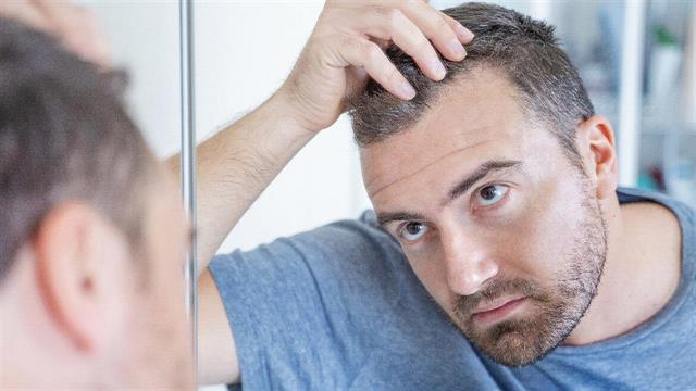 Στρες και τριχόπτωση: Πώς αντιμετωπίζονται οι συνέπειες;