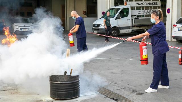 Άσκηση κατάσβεσης πυρκαγιάς στο Γ.Ν. Παπαγεωργίου