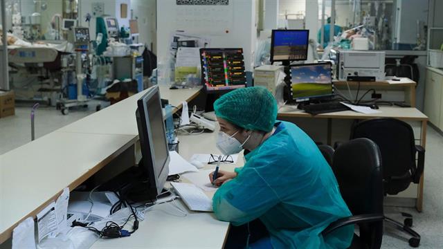 Επιδημιολογικό δελτίο:  61.139 κρούσματα, τα 10 με υποπαραλλαγή BQ.1 - 20 θάνατοι την ημέρα