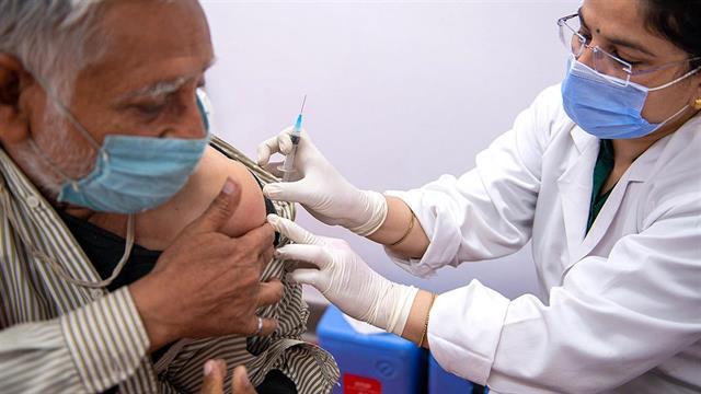 ΕΟΦ: Νέες ανεπιθύμητες ενέργειες των εμβολίων Pfizer και Moderna κατά της CoViD