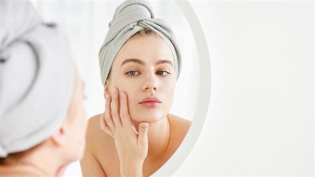 Πώς επηρεάζουν οι παθήσεις του θυρεοειδούς το δέρμα