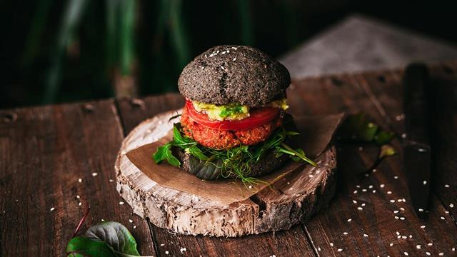 Πώς καρότο, ντομάτα και παντζάρι μπορούν να μετατρέψουν το ψωμί σε υπερτροφή [μελέτη]