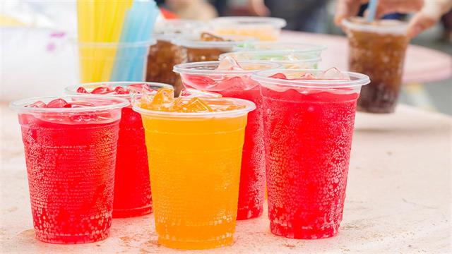 Ροφήματα με τεχνητά γλυκαντικά είναι πιθανό να αυξάνουν τον κίνδυνο ακράτειας στις γυναίκες