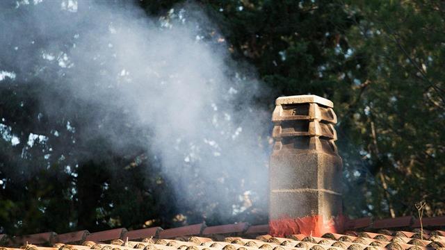 Πώς θα προστατευτείτε από τον καπνό των τζακιών - Ποιοι είναι οι κίνδυνοι