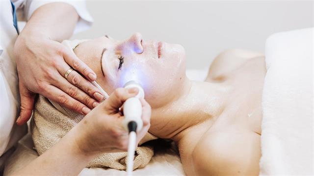 Γιατί ο χειμώνας είναι ιδανική εποχή για θεραπείες με λέιζερ