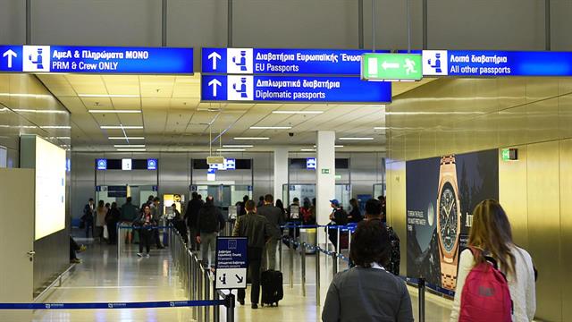 ΕΟΔΥ: Τι πρέπει να κάνουν όσοι ταξιδεύουν προς και από την Κίνα