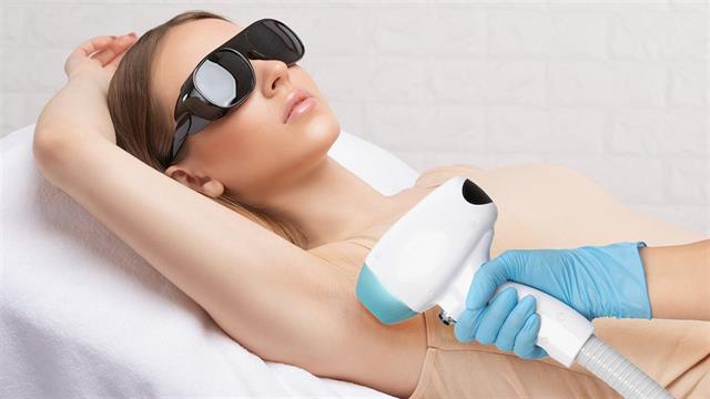 Αποτρίχωση με λέιζερ: Ενέχει κινδύνους;