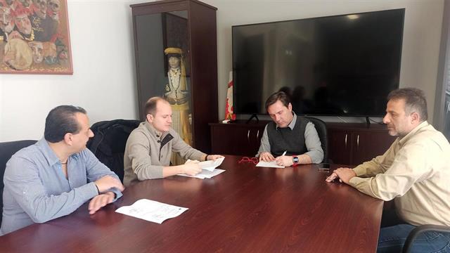 Υπεγράφη η σύμβαση για την κατασκευή καταφυγίου αδέσποτων ζώων συντροφιάς στον Δήμο Νάουσας