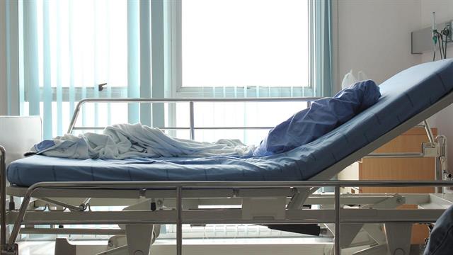 Πλεονάζοντες θάνατοι στη Βρετανία: Η κρίση στο NHS και οι φωνές για έρευνα