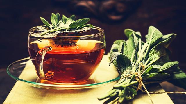 Φασκόμηλο: Πώς βοηθούν τον οργανισμό οι θρεπτικές του ουσίες