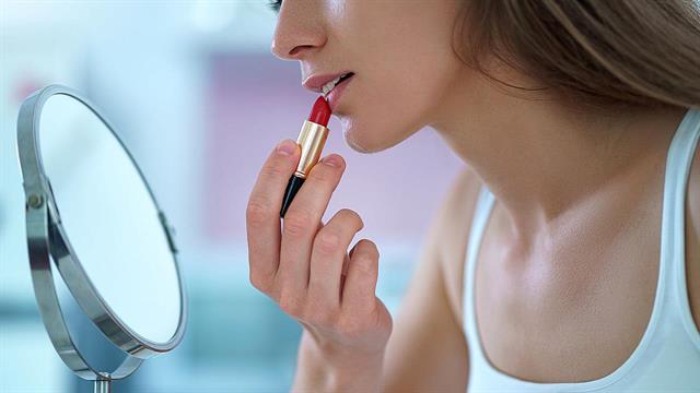 Χείλη: Πώς τα διατηρούμε νεανικά και υγιή;