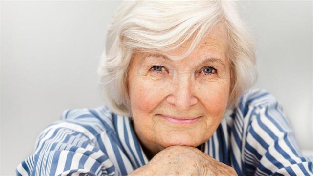 Μεγαλύτερη έκθεση στα οιστρογόνα μειώνει τον κίνδυνο εγκεφαλικού επεισοδίου στις γυναίκες [μελέτη]