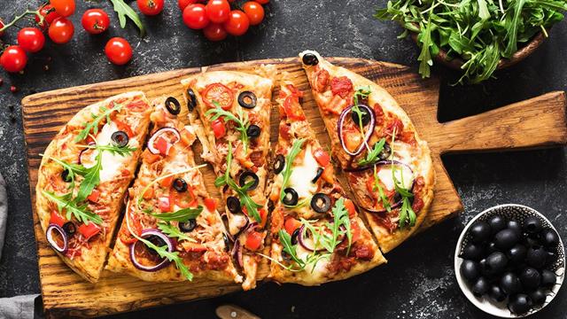 Πόσο αυξήθηκε η τιμή της πίτσας τον τελευταίο χρόνο στην Ελλάδα - Σύγκριση με την Ευρώπη [πίνακας]