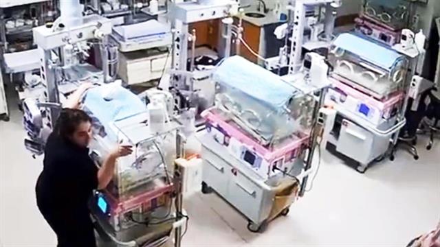 Σεισμός στην Τουρκία: Νοσηλεύτριες προστατεύουν νεογνά την ώρα του σεισμού