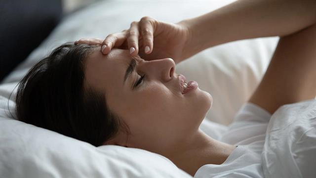 Γιατί ξυπνάω με πονοκέφαλο;