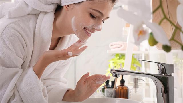 Καθαρισμός προσώπου: γιατί είναι σημαντικός