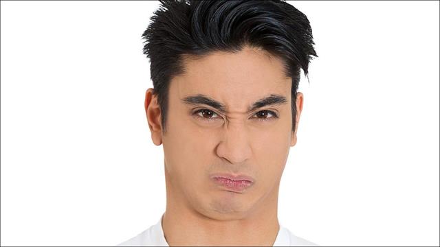 Μεταλλική γεύση στο στόμα: Πού μπορεί να οφείλεται