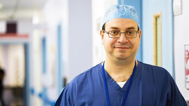 Επίτιμος διδάκτορας του Πανεπιστημίου Θεσσαλίας ο χειρουργός Paris Tekkis