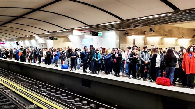 Μάσκες στο μετρό, παρά την άρση της υποχρεωτικότητας και διπλασιασμός της Κράκεν