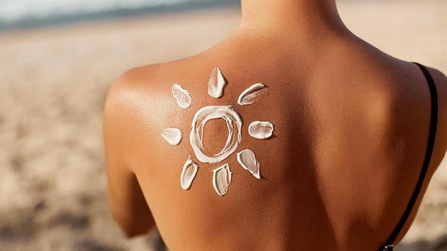 Μύθοι για τα αντηλιακά