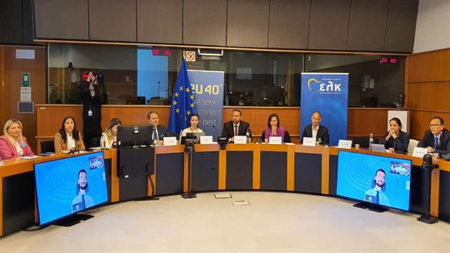 ΠΕΦ: Με επενδύσεις αντιμετωπίζονται οι ελλείψεις στα φάρμακα