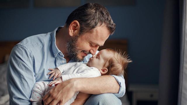 Πώς μεταβιβάζεται η ειδική άδεια προστασίας της μητρότητας στον πατέρα