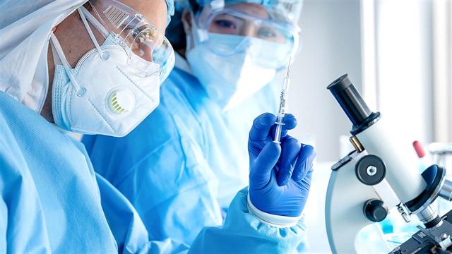 Στα 15 εκατομμύρια οι νεκροί από τον κορωνοϊό - νέα εμβόλια για τις παραλλαγές