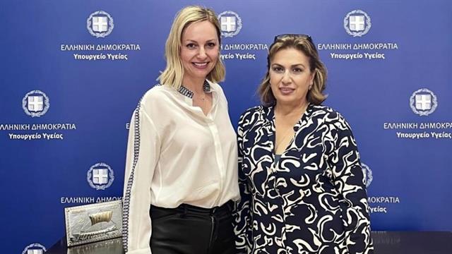 Σε αναζήτηση καταλυμάτων για υγειονομικούς στα νησιά: Συνάντηση Κοτανίδου - Δρέττα