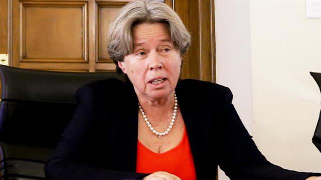 Λινού: Αιχμές για διακομιδές δύο ταχυτήτων - Άνιση μεταχείριση σε νησιά και Ρομά;