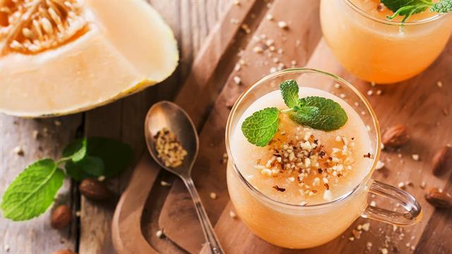 Τέλειες δροσερές συνταγές για καλοκαιρινή ενυδάτωση