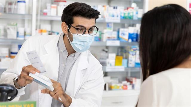 Αύξηση στις πωλήσεις αντιβηχικών από τον άστατο καιρό - Βουτιά για μάσκες και τεστ CoViD